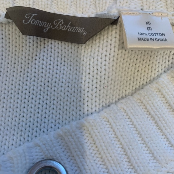 Tommy Bahama cream light weight sweater - Picture 2 of 2